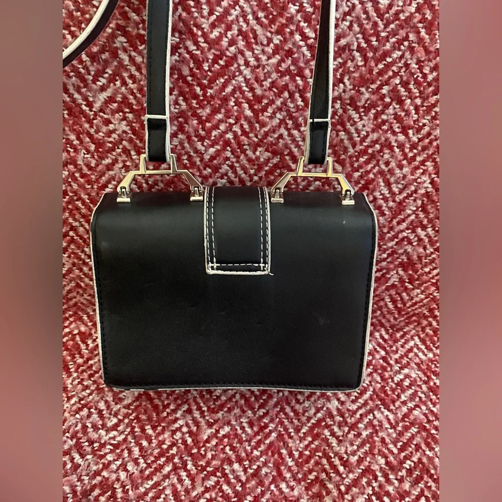 Trendy Silver Rhinestone Buckle Black Crossbody Bag - Picture 8 of 8